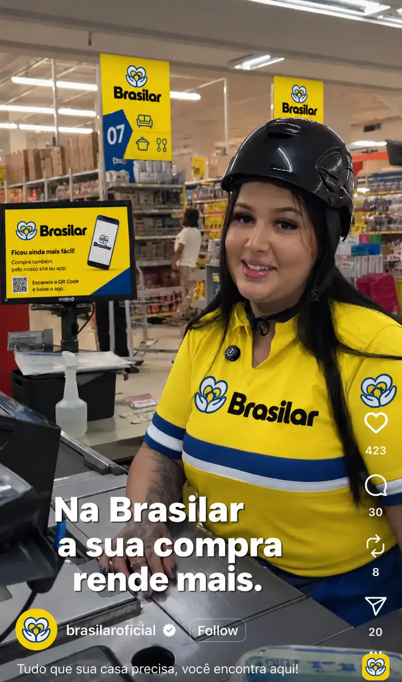 Foto de referência com identidade Brasilar aplicada aos uniformes e às superfícies de marca existentes